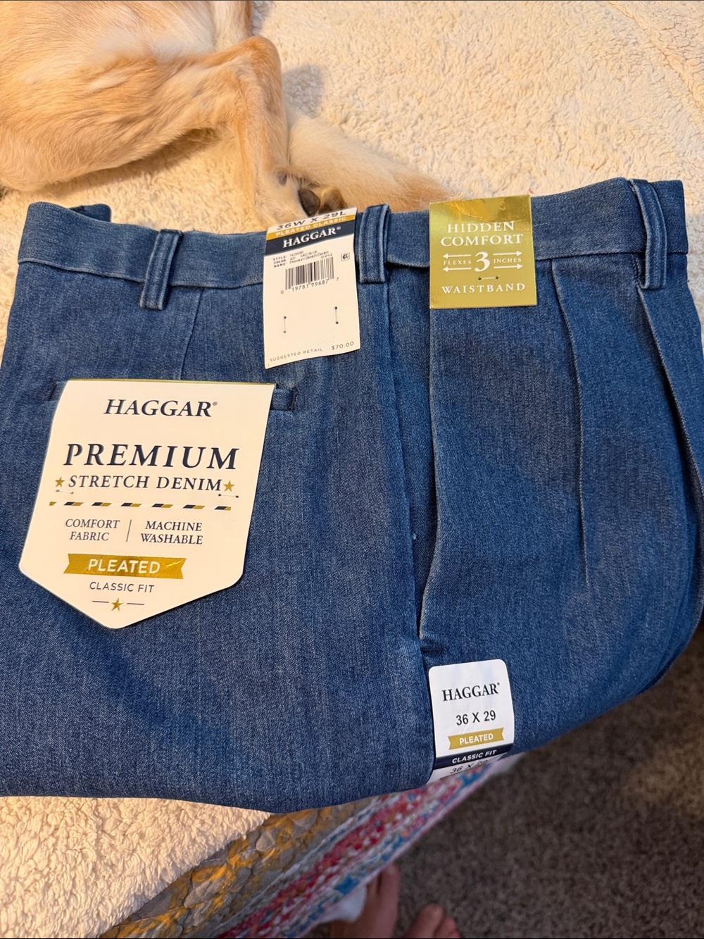 Haggar Relaxed Pleated Jeans in Dark Blue Denim